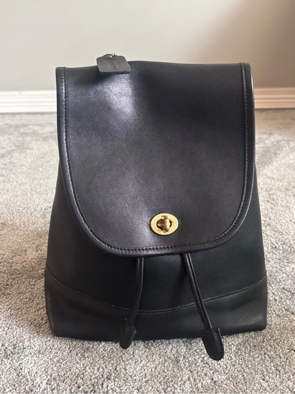 Vintage Coach 9791 Black Leather Daypack Backpack USA Turnlock Glove Tanned